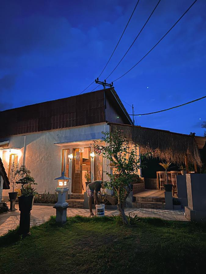 Penida Hills Hostel Batununggul Exteriör bild