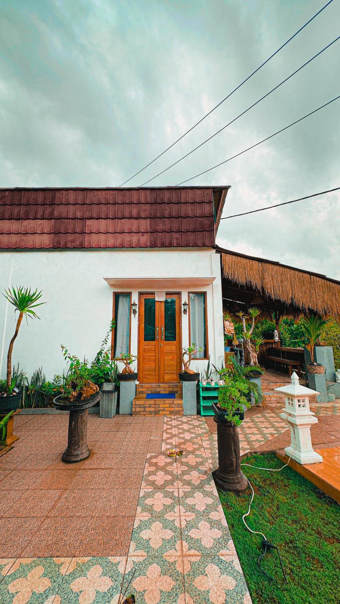 Penida Hills Hostel Batununggul Exteriör bild